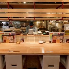 "Loose counter seats" Even on weekends with lots of banquets, counter seats are located in a slightly separated area so you can eat relaxed ♪ Counter seats are recommended even when you talk slowly ◎