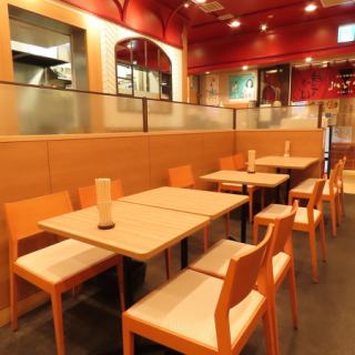 [Great for family meals!] Drop in between shopping or on your way home from an outing ♪ Look for the red lanterns.