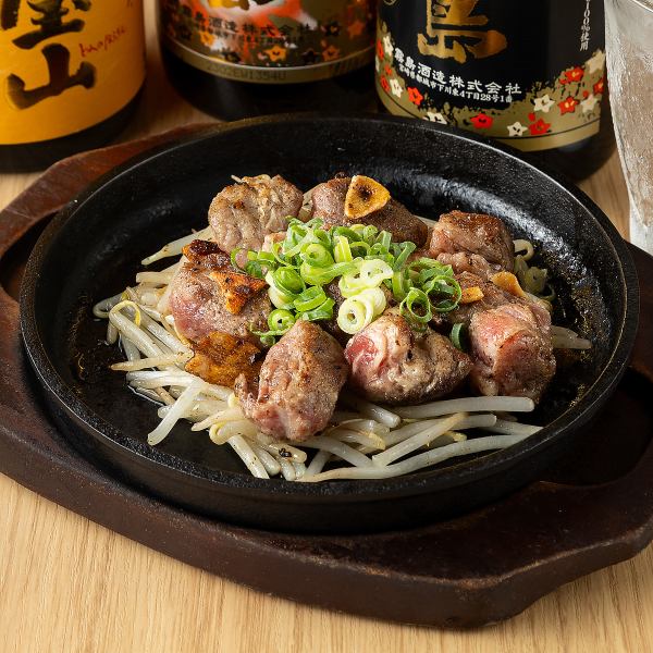[Wagyu diced steak] This appetizing classic dish is also recommended as a snack with alcohol.