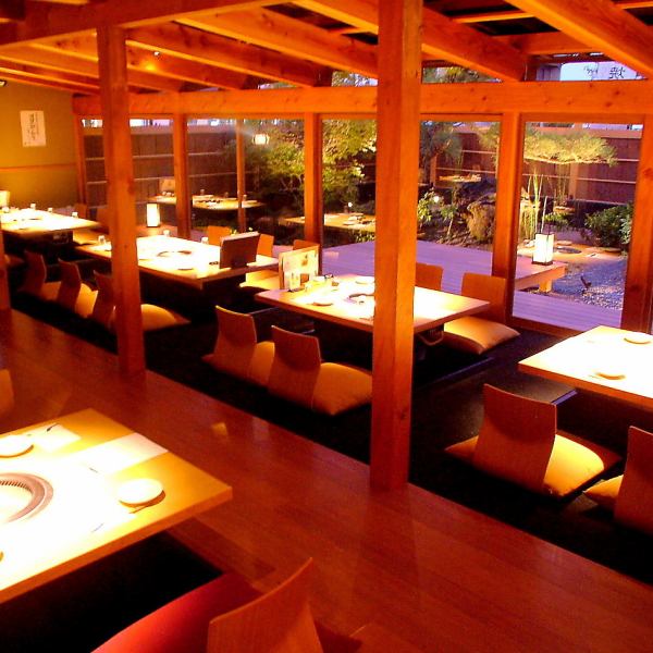 Please spend a wonderful time in the beautiful garden and the hospitality of delicious food... ♪ Enjoy our specialty Yakiniku in a relaxed manner at the horigotatsu seats with a backrest.The seats can accommodate a wide range of people, including 2/4/6/8/12/20/24/40 people, so it can be used for various situations and numbers of people, such as girls' night out, anniversaries, dates, and entertainment. Can be used together.