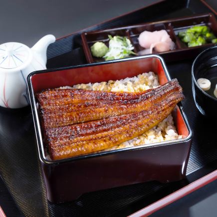 【店内お食事】上・うな重 【梅】（上鰻 半尾を使ったうな重となります）