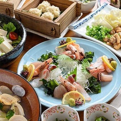 〈魚桶暢飲套餐 6000日圓”含2小時無限暢飲！ 盡享整條魚的刺身、特色料理、海鮮！
