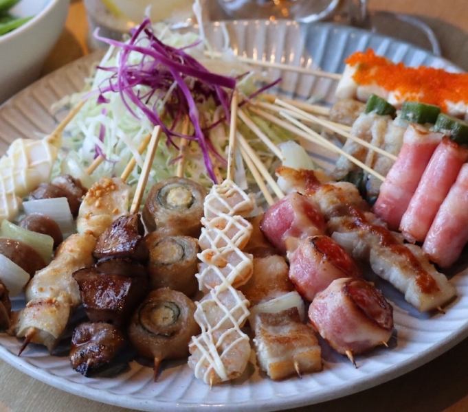 Enjoy with blended salt and special sauce (yakitori 132 yen to 330 yen)