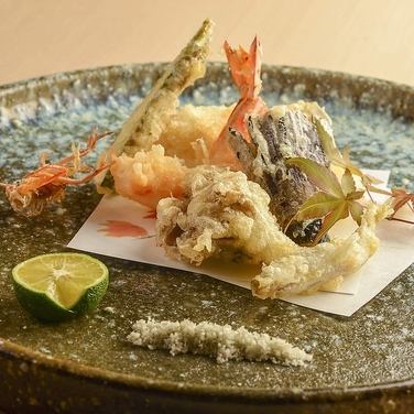 [Exquisite tempura fried by craftsmen]