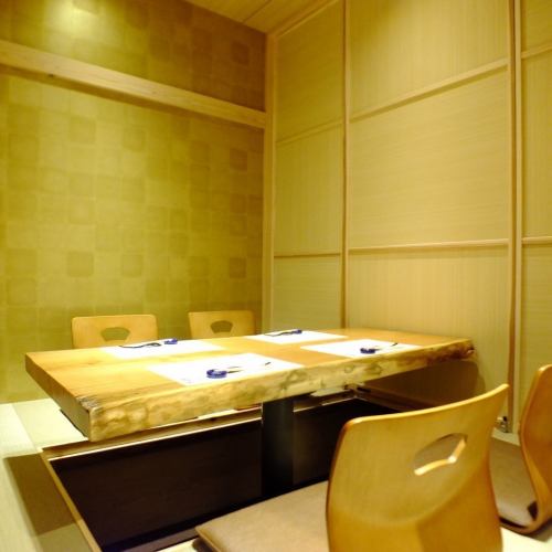 [Many private rooms available] Private rooms are available from 3 people to many people.