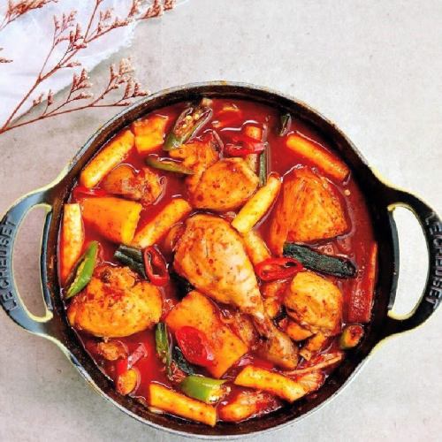 Dak-bok Mutang (chicken stir-fry hot pot)