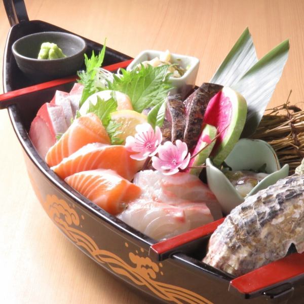 魚均自慢の《海鮮料理》を堪能☆お造りはもちろんお寿司や揚げ物など豊富！お肉料理も充実しています♪