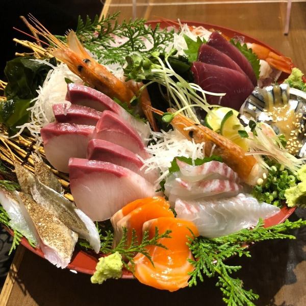 【新鮮な海の幸をてんこ盛りでご提供☆】お造り盛り合わせ　1,980円（税込）～