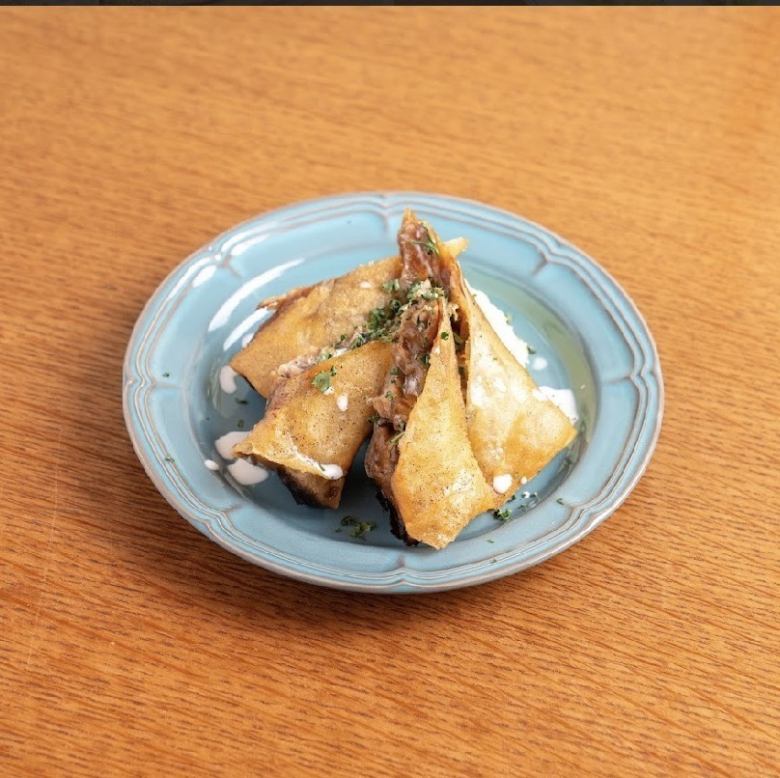 豚肉の赤ワイン煮込みの春巻
