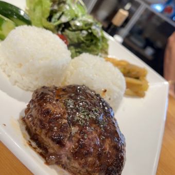 A. ハンバーグプレート