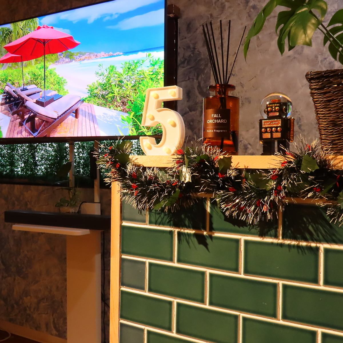 【オーナーのこだわりが詰まったハワイのハブモチーフの店内♪】