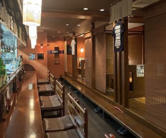 这里还有吧台座位！