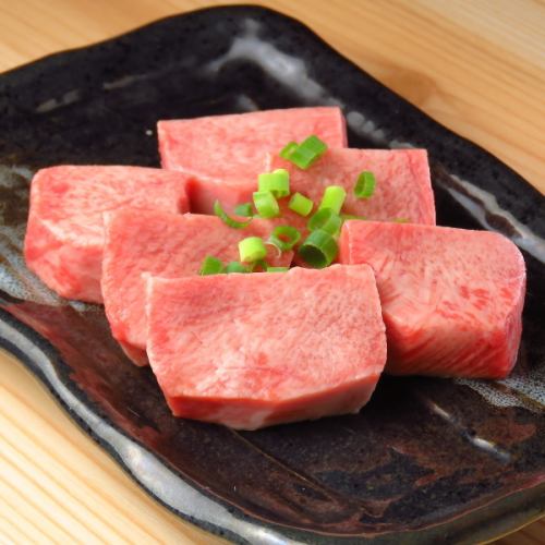 前菜やタレ、お料理など自家製にこだわっております