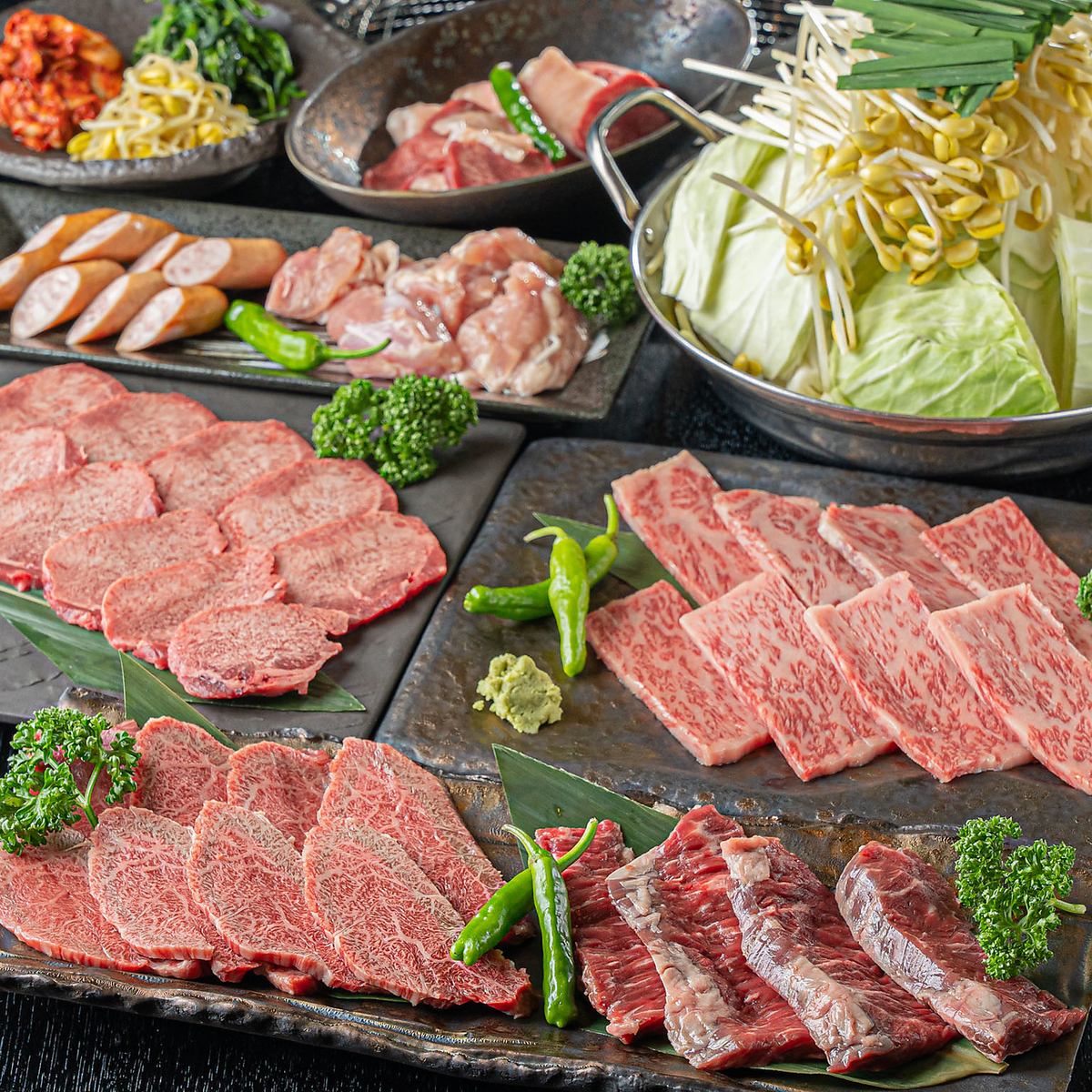 Mainly serves A5-ranked Yamagata beef. A wide selection of a la carte dishes and finishing touches. Fully equipped with semi-private rooms.