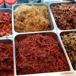 定期的に韓国に仕入れにいき、本場の素材と味を研究。お肉は某高級焼肉店と同じレベルのものを提供しております。