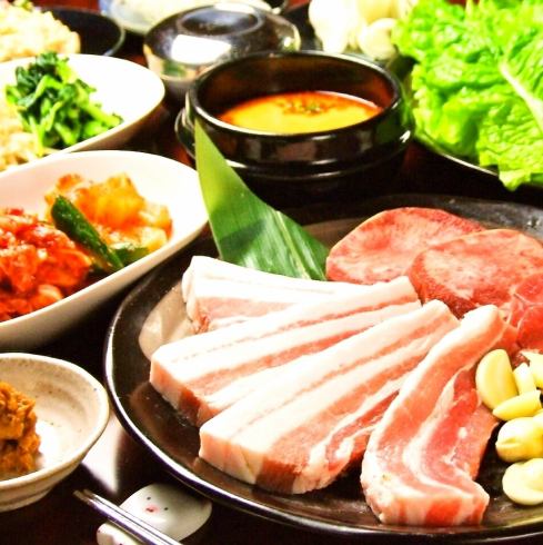 本厚木駅南口【徒歩1分】ボリューム満点★大人気の絶品サムギョプサル食べ放題!