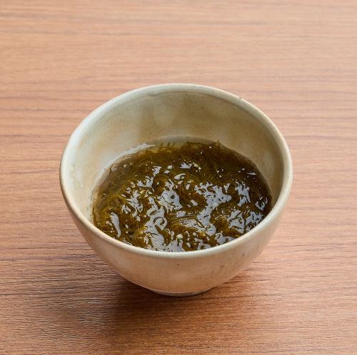 Thin mozuku seaweed in vinegar
