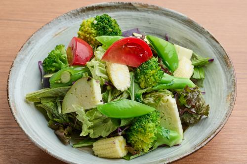 Seasonal green salad