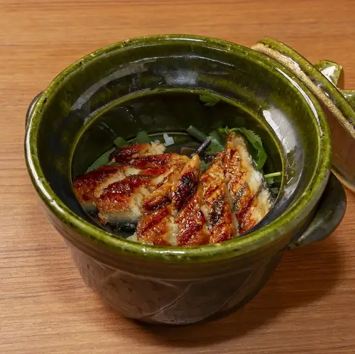 用陶罐煮的米饭
