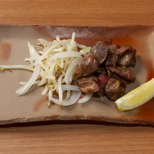 烤鸡胗配咸味盐
