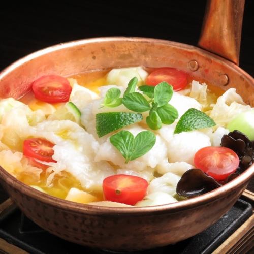 燉酸白魚、西紅柿、竹筍、白菜