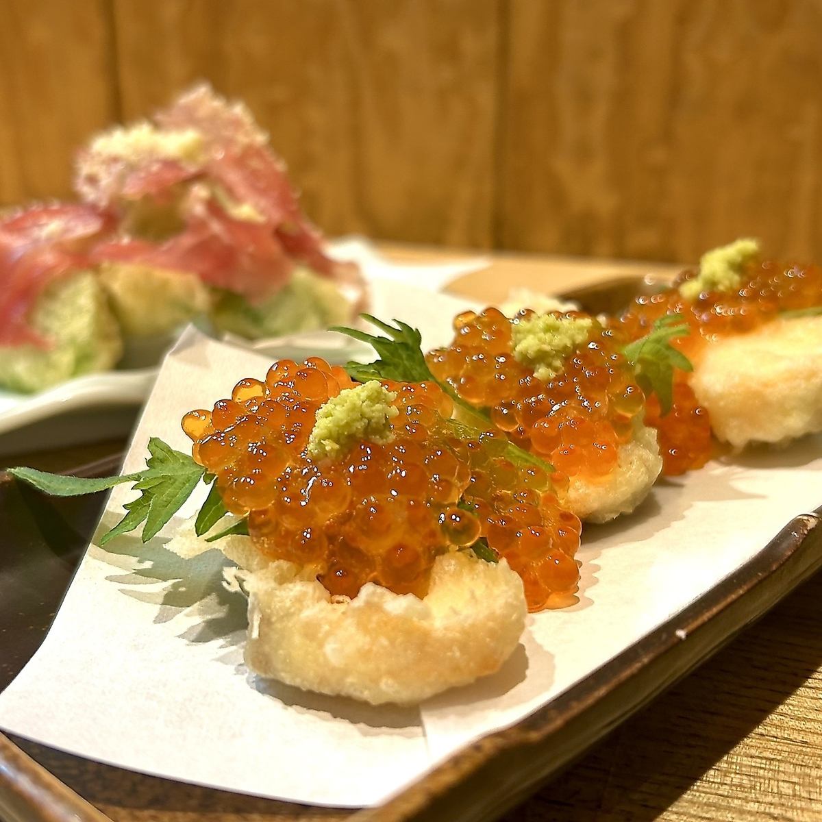 Open from lunchtime on weekends and holidays! This is the place to enjoy drinks and tempura!