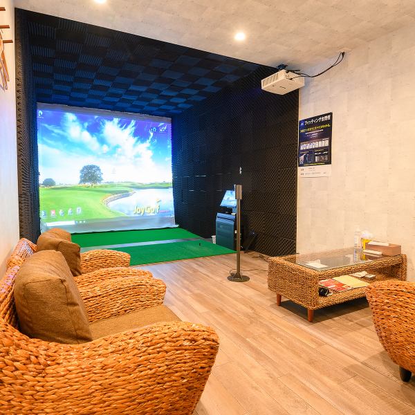 ≪Full-fledged indoor golf! Lively café and bar≫We offer simulated golf that realistically reproduces 130 courses from around the world.Beginners can enjoy it with confidence, as we will give a lecture on how to grip the club!