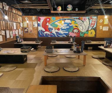 Feel like you're at a beach house! Pop-up wall illustrations, surfboards, and other tatami mat seating create a bright atmosphere♪ Recommended for all types of banquets and family gatherings