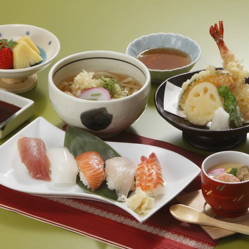 定食メニューが人気！肉料理・天ぷら・寿司・そばなど♪