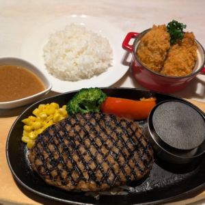 鉄板グリルハンバーグと牡蠣フライ（２個）