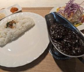 国産牛の黒カレー
