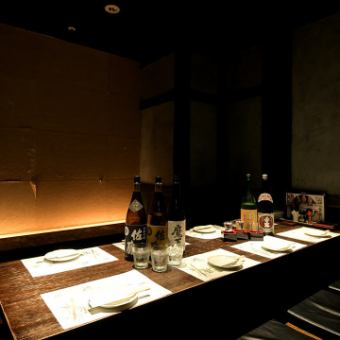 擁有溫暖木紋的日本現代空間，從私人酒會到企業宴會，均可廣泛使用☆在擁有卓越氛圍的空間裡度過美好時光……♪