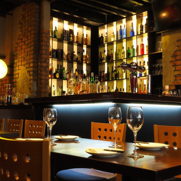 ゆったりと食事をお楽しみ頂けるソファ席を多数ご用意しています♪少人数の女子会や中規模の宴会にも最適◎各種宴会など特別な夜を演出します♪マイクやプロジェクターも完備！