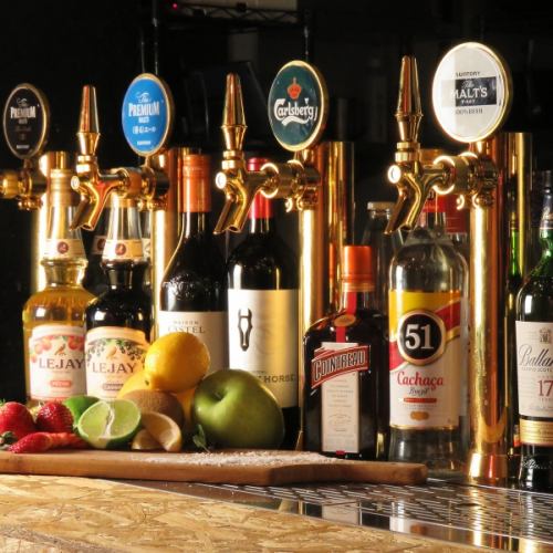 We offer 4 types of beer servers and over 100 types of cocktails!