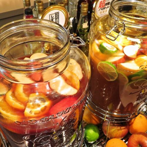 We also offer homemade sangria. Made with various pickled fruits and homemade ingredients, it is very popular with women.