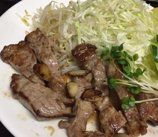 咸豬肉（100g 720日元～）