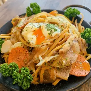 パスタで豚バラ醤油焼きそば