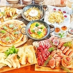 Enjoy generous portions of delicious food! Plus, all-you-can-drink is included!