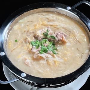 スッパイ白菜とスペアリブ煮込み