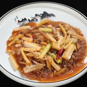 セロリと春雨炒め