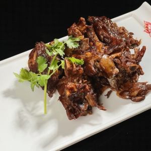 豚肩骨醤油煮込み