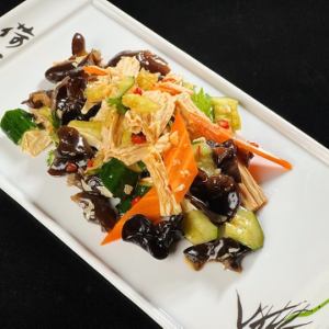 干し湯葉とキクラゲ和え