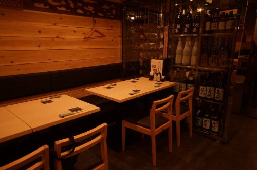 <p>お席でゆっくりとお食事をお楽しみいただけます。</p>