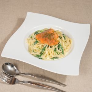 Creamy smoked salmon and spinach pasta