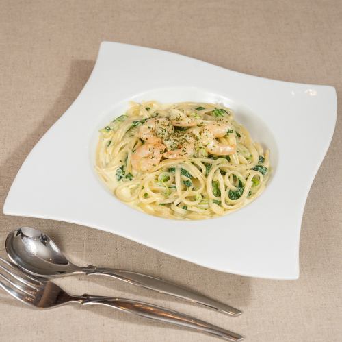 Creamy shrimp and spinach pasta