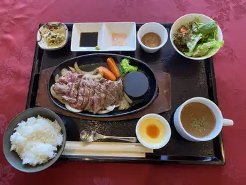湖畔の絶景レストランで味わう!窯焼きピザ&1680円黒毛和牛ランチ(福岡・直方市)【ふるさとWish】