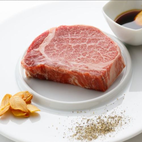 ヘレステーキはご希望に合せて、100g～オーダーカット！