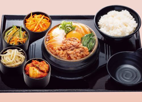 牛カルビとニラのスンドゥブ定食