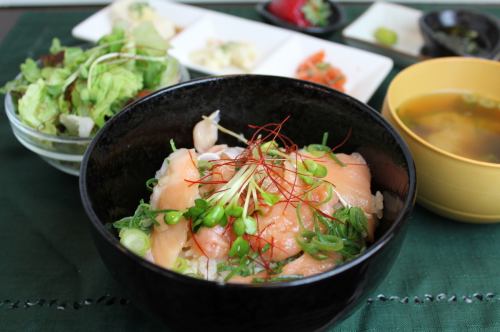 平日限定！夜ランチ開催中