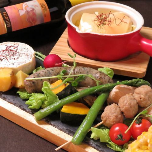 Enjoy a girls' get-together at our relaxed L-shaped counter.